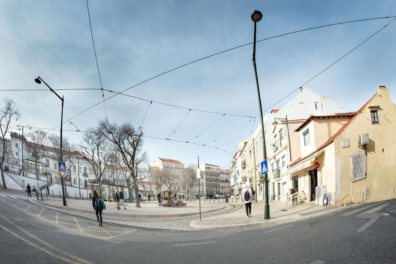 Lovelystay - Sunny Flat W/ Balcony Overseeing Graca And River Lisbon Exterior photo