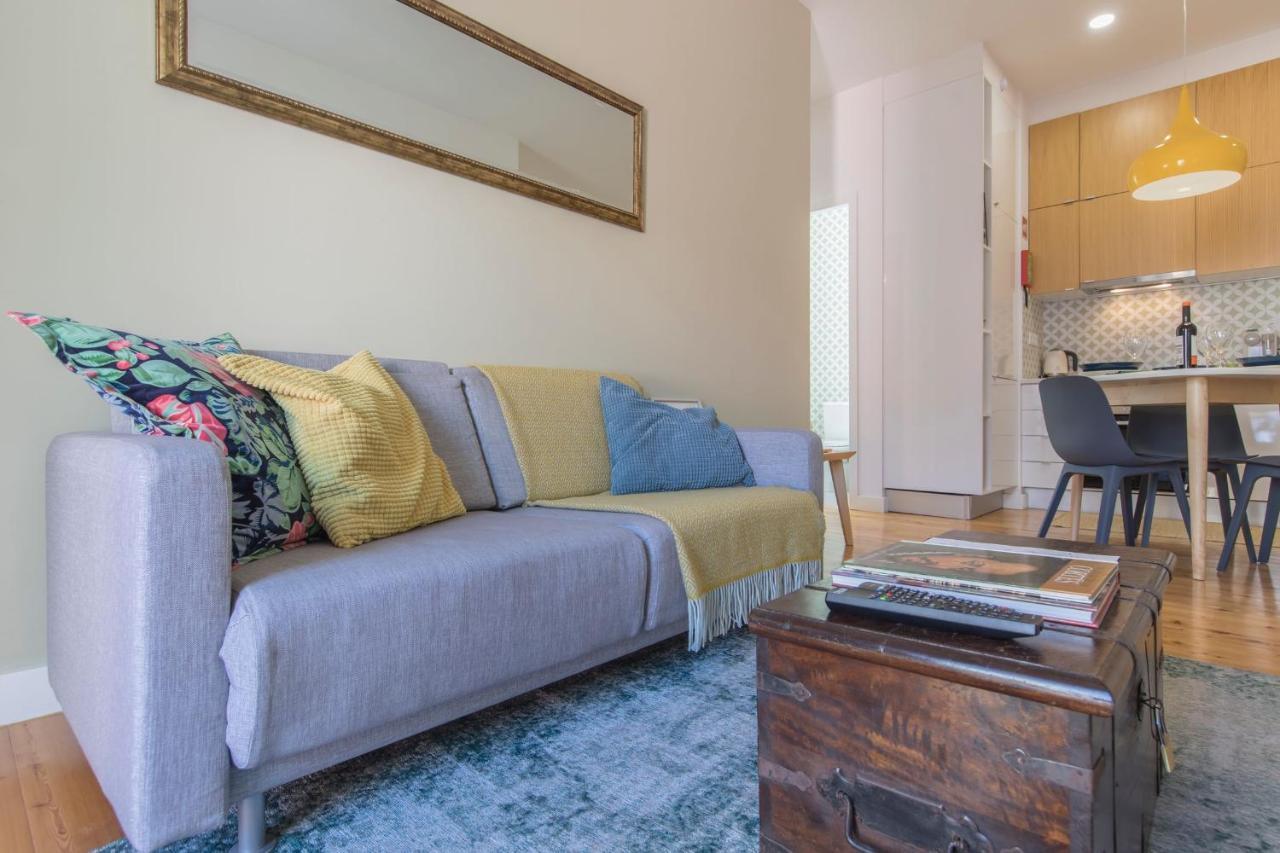 Lovelystay - Sunny Flat W/ Balcony Overseeing Graca And River Lisbon Exterior photo