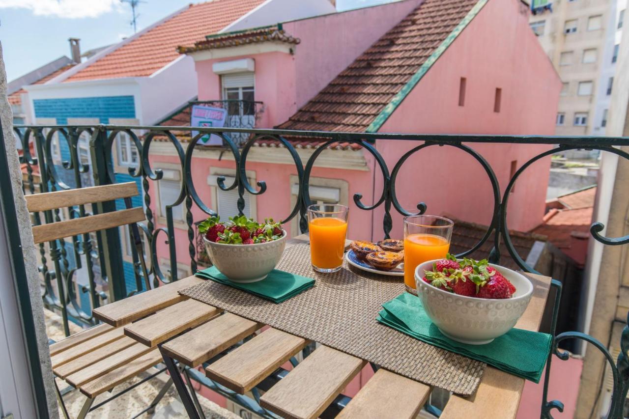 Lovelystay - Sunny Flat W/ Balcony Overseeing Graca And River Lisbon Exterior photo