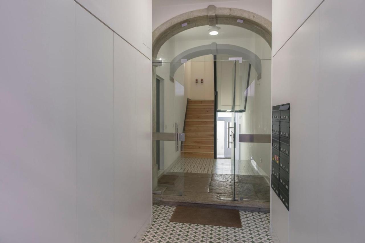 Lovelystay - Sunny Flat W/ Balcony Overseeing Graca And River Lisbon Exterior photo