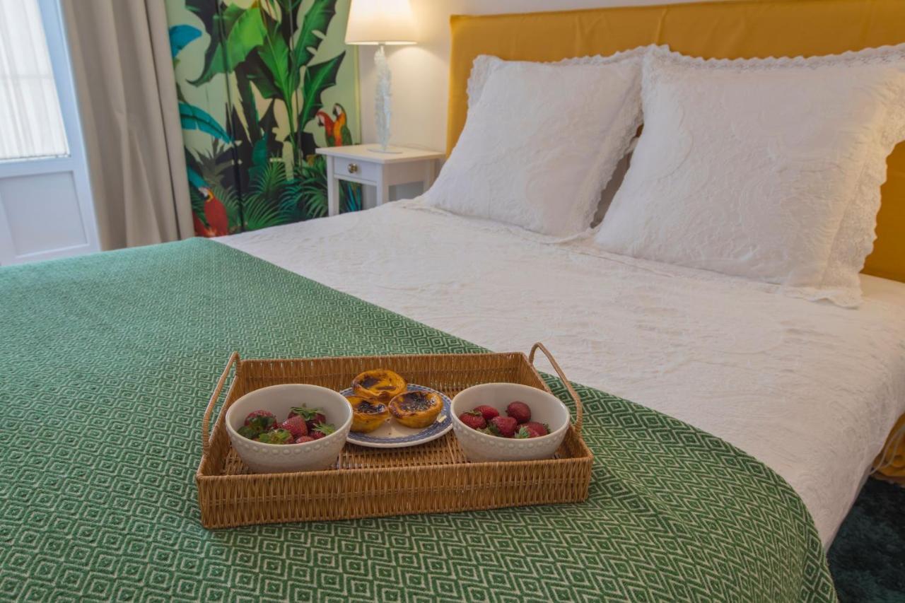 Lovelystay - Sunny Flat W/ Balcony Overseeing Graca And River Lisbon Exterior photo