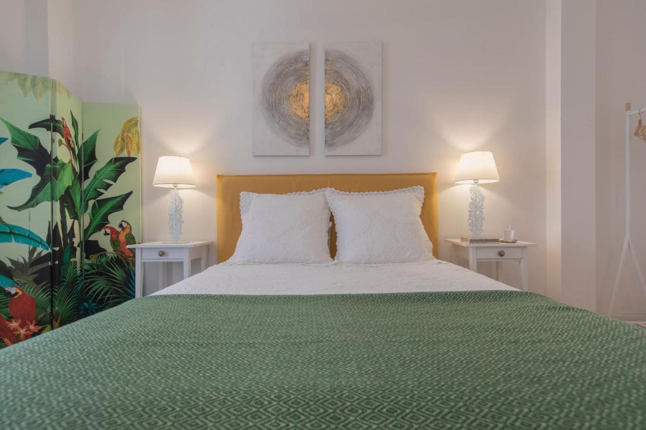 Lovelystay - Sunny Flat W/ Balcony Overseeing Graca And River Lisbon Exterior photo